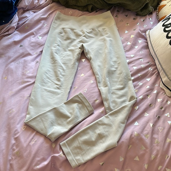 Alphalete Pants - Alphalete amplify leggings
